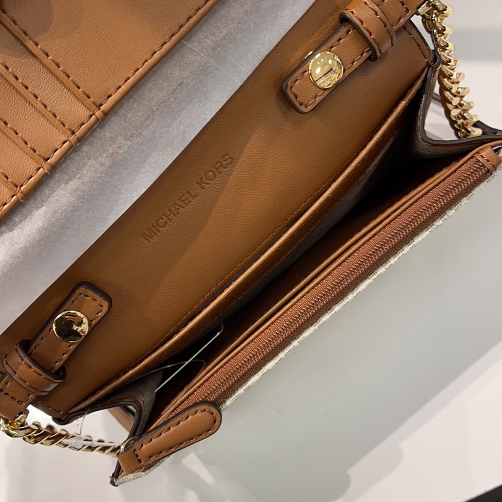 MICHAEL KORS Jet Set Travel Medium Phone Xbody Bag - Picture 6 of 16